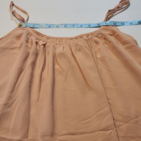 Cute & Flowy Cream Sleeveless Ruffle Hem Blouse Womens 2XL NWOT Adjustable Strap - Picture 6 of 10